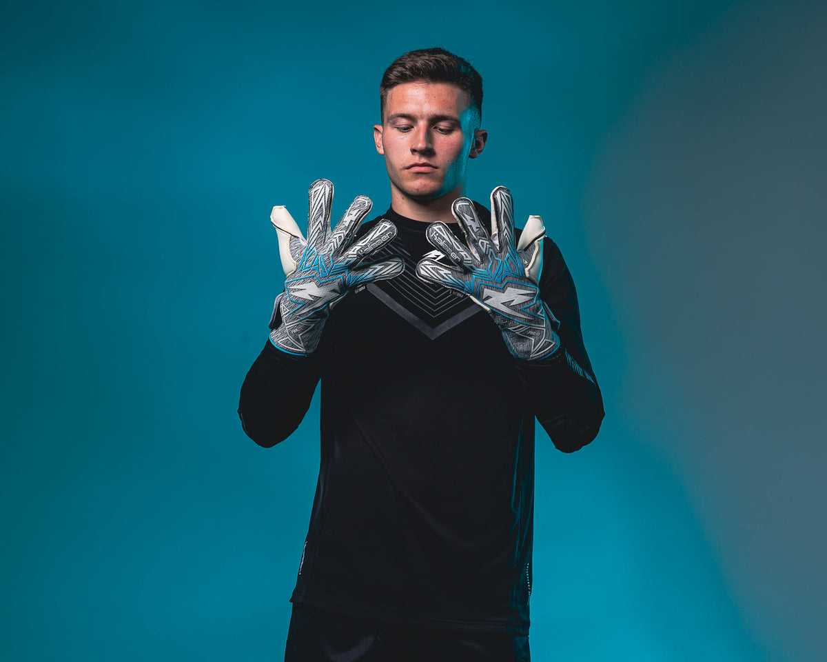 Kaliaaer TRILITE Secure Cut junior Goalkeeper Gloves