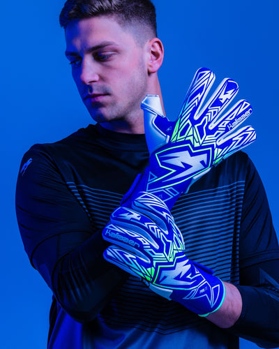 Person wearing Kaliaaer Azure Negative cut Goalkeeper Gloves