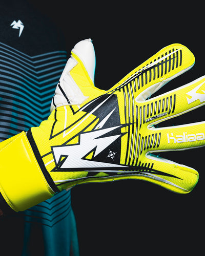 Detail view of the Joe Hart Neo Yellow Nitrolite Goalkeeper Gloves